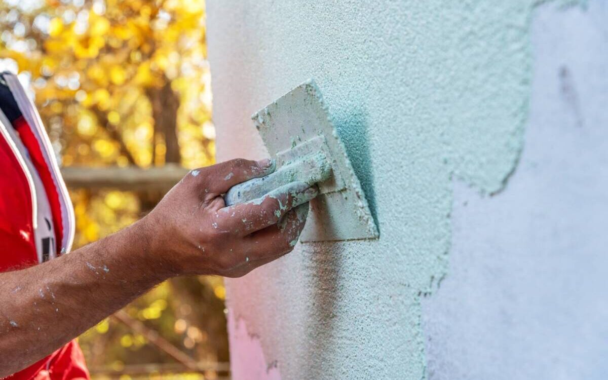 Quels outils pour réaliser un crépi gratté ? Saint-Louis